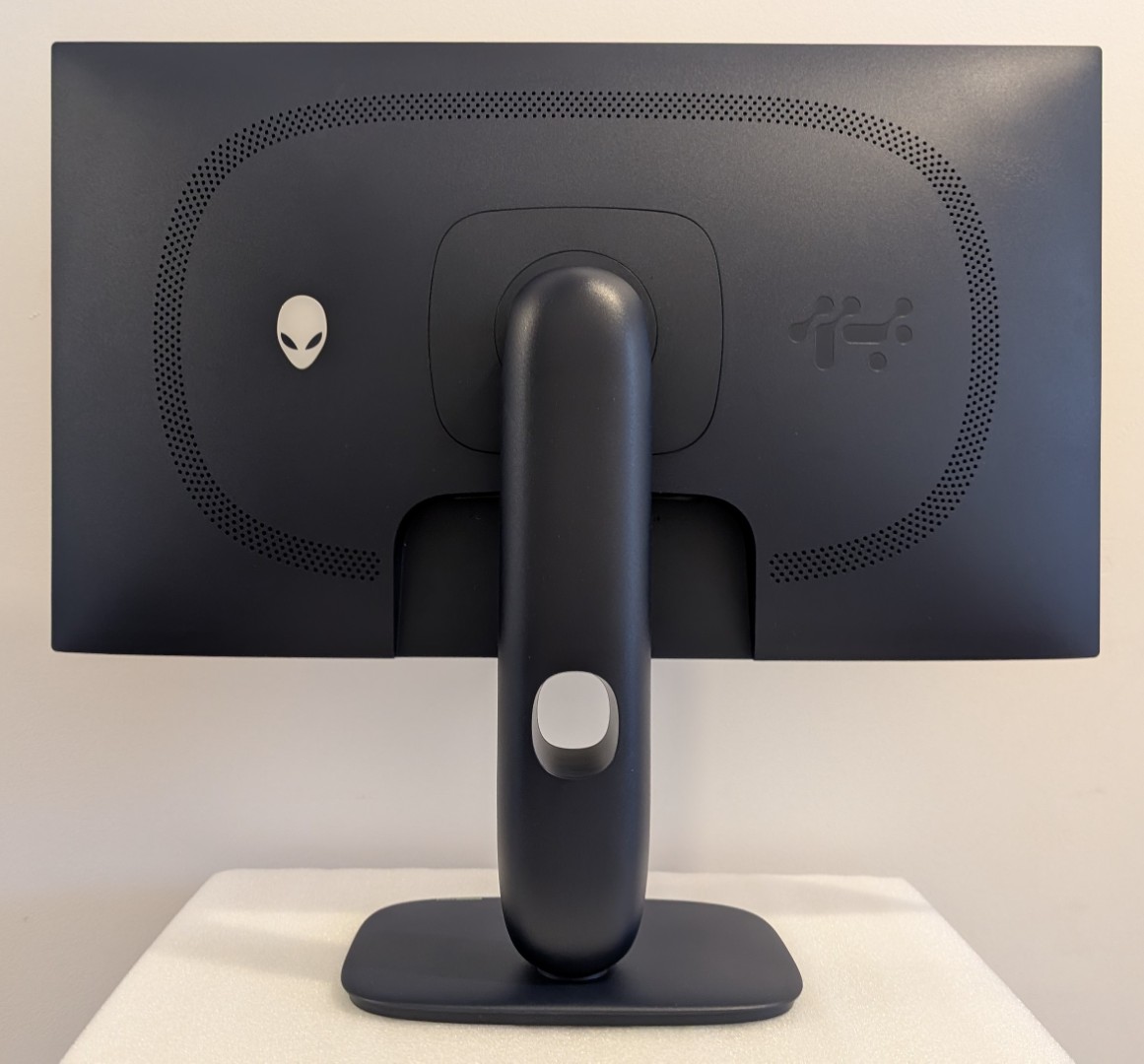 Alienware AW2725D