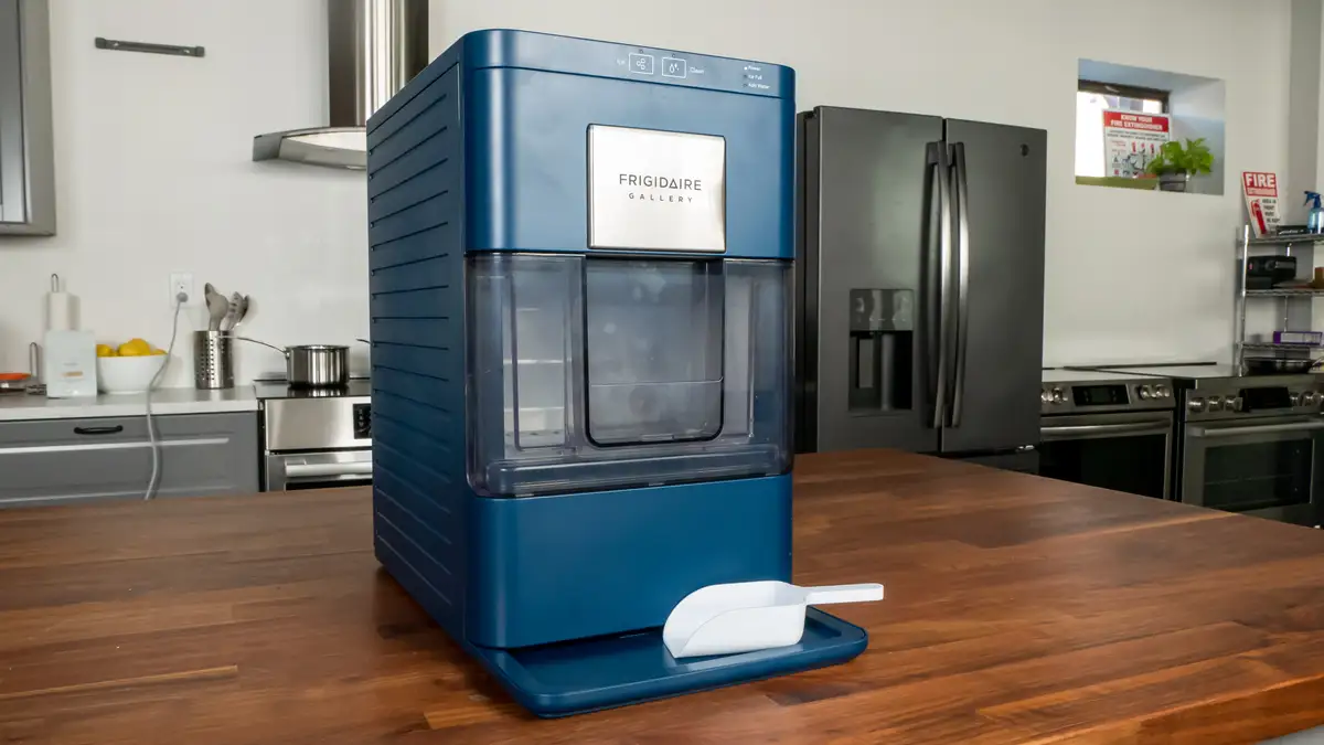 Frigidaire Gallery EFIC255 Countertop Nugget Ice Maker