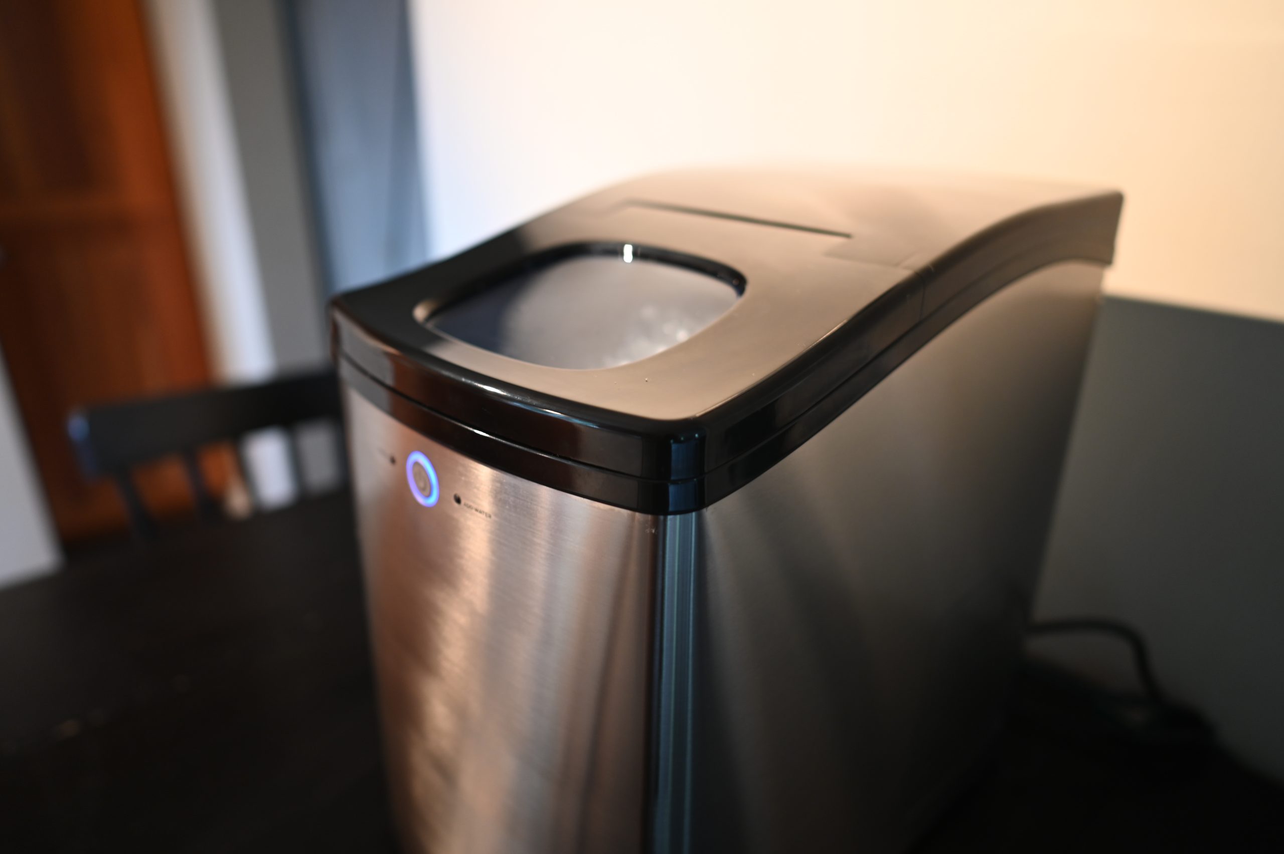 NewAir AI-420SS 45 lb Countertop Nugget Ice Maker