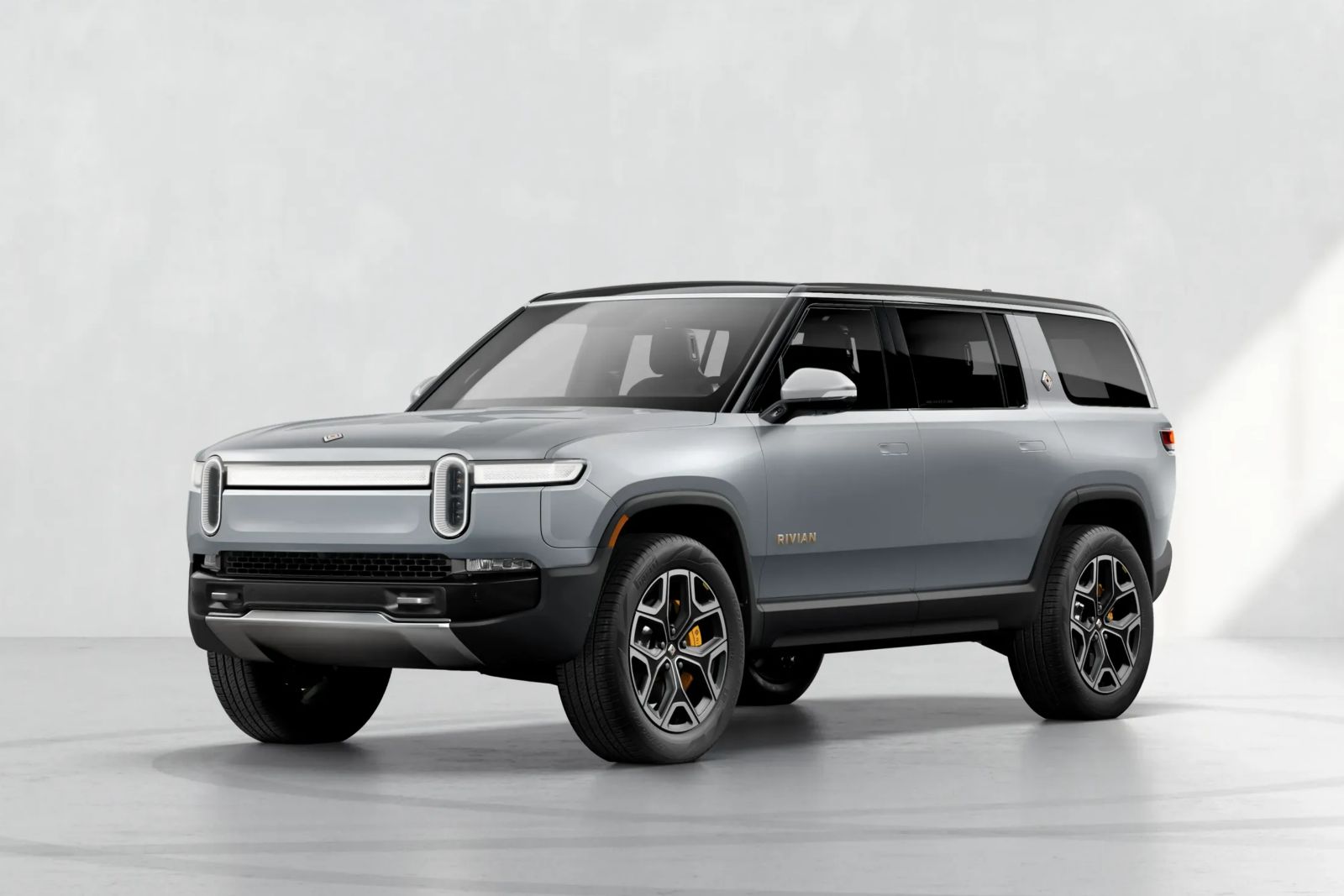 Rivian R1S Dual-Motor Standard Pack (2025)