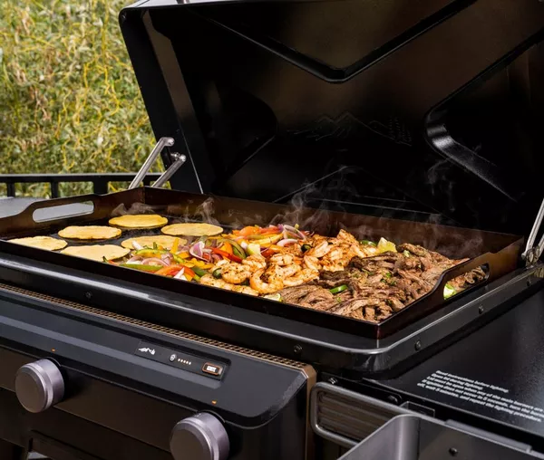 Traeger Flatrock 3-Zone Flat Top Griddle (TF3CN59AU)